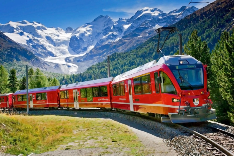 IL TRENINO ROSSO PIÙ FAMOSO DELLA SVIZZERA